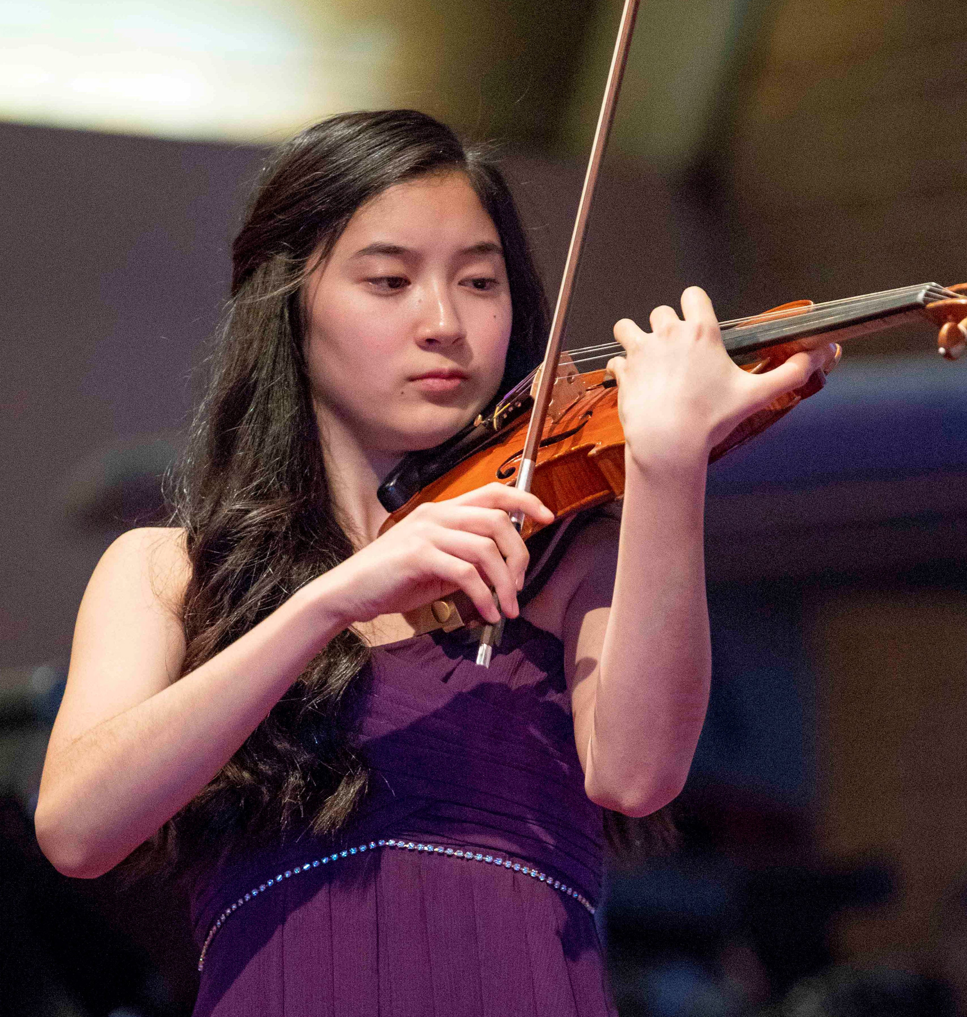 Image of Jeune femme adulte avec violon, Chicago, Illinois, États